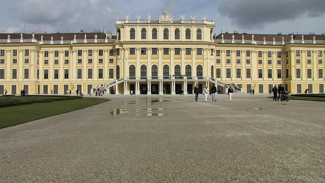 Free Schoenbrunn Palace Austria photo and picture