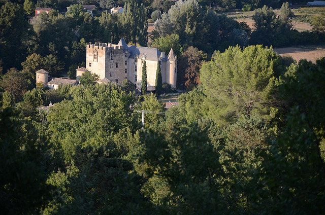 Free Castle Allemagne En Provence photo and picture