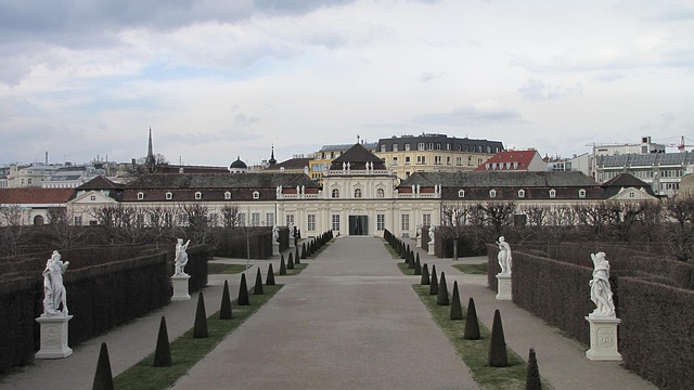 Free Verdede Palace Palace Vienna photo and picture