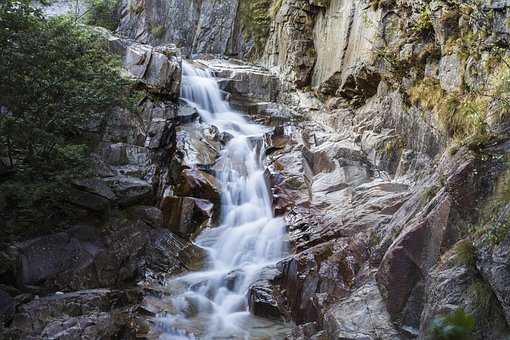 Bergbeek, Steen, Gotthard, Pfaffensprung