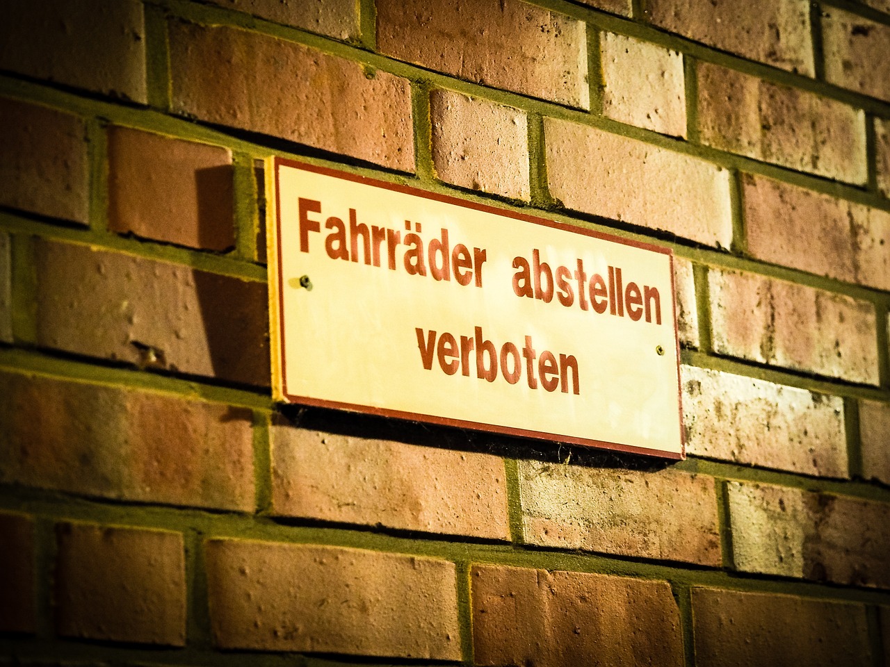 Parking Bicycles Prohibited - free online jigsaw puzzle photo