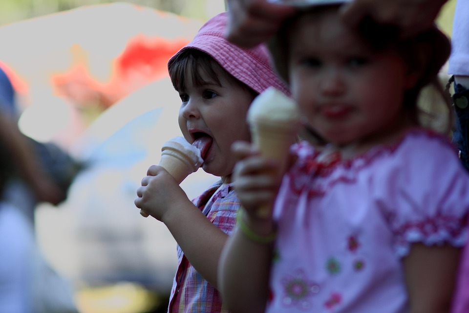 Girls Ice Cream - 960x640 - jpeg Girls Ice Cream