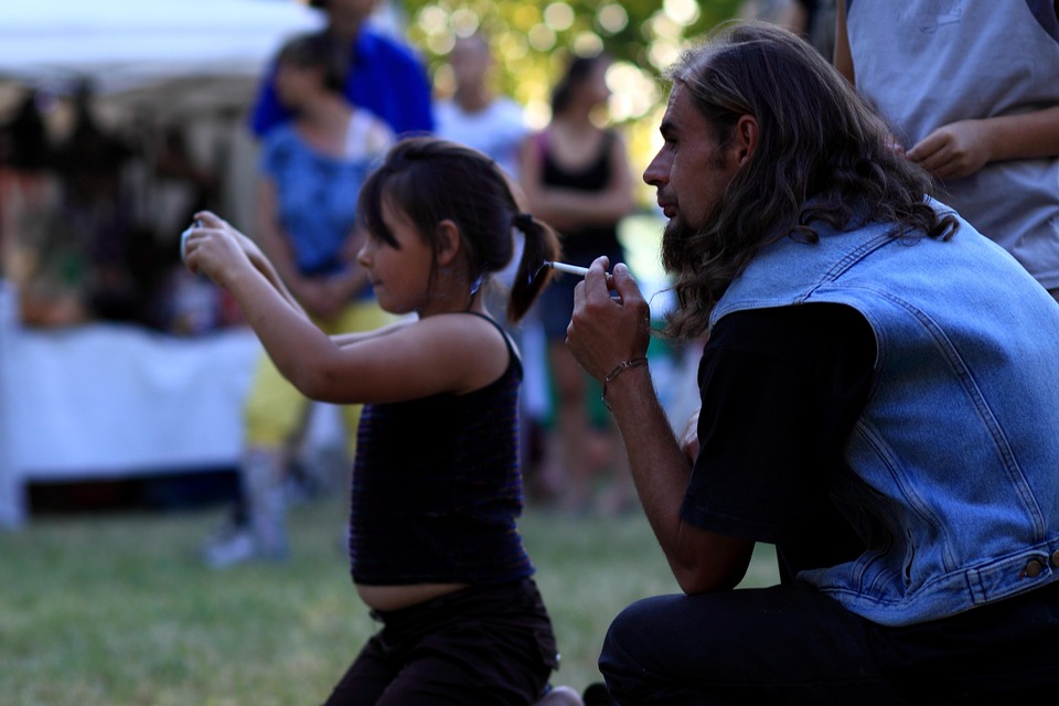 Cabrito, Niño Pequeño, Danza, Fumar, Parque