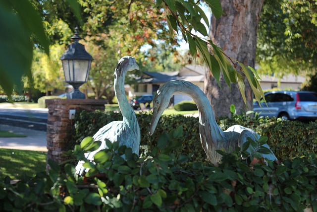 Free Lawn Ornaments Birds photo and picture