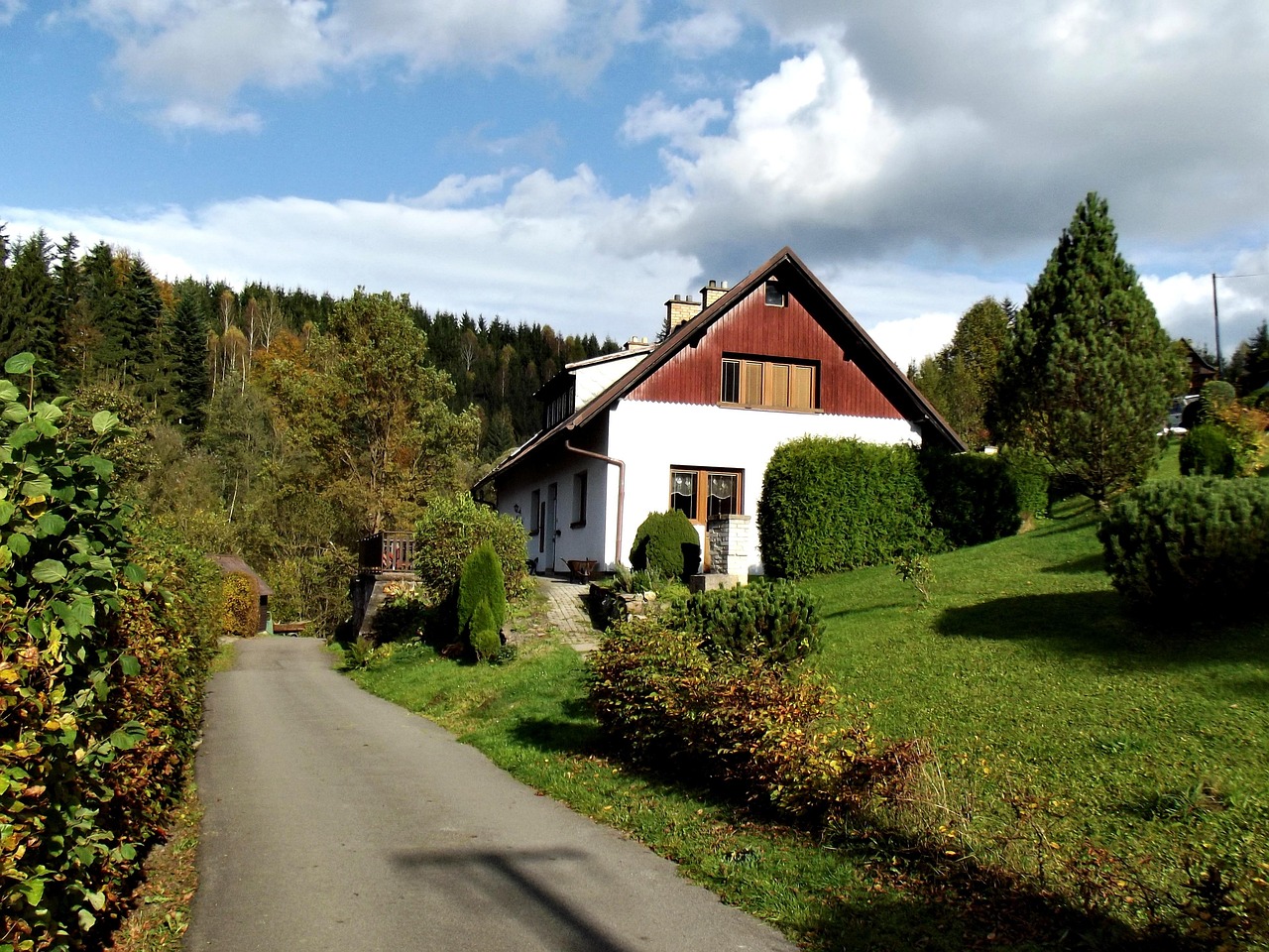 Cottage - free online jigsaw puzzle photo