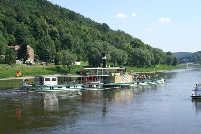 Free Elbe Flow photo and picture