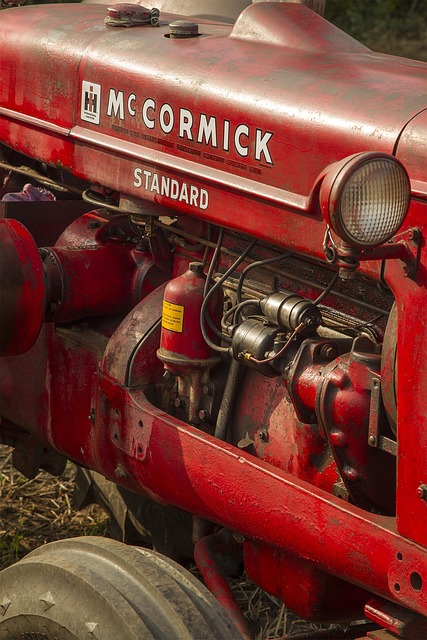 Free Tractor Vintage photo and picture