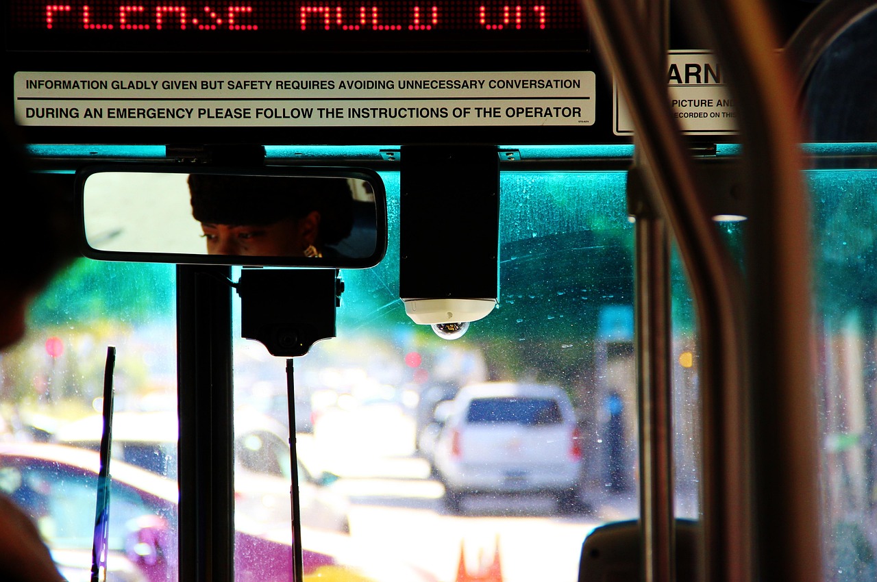 Bus - free online jigsaw puzzle photo