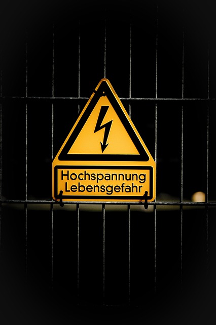 Hochspannung, Lebensgefahr, Warnung