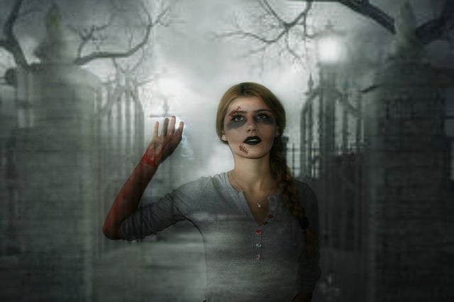 Free halloween the ghost cemetery illustration