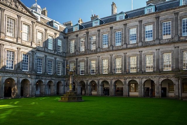 Free Holyrood Palace Edinburgh photo and picture