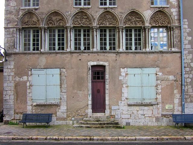 Free Maison Canoniale Canon photo and picture