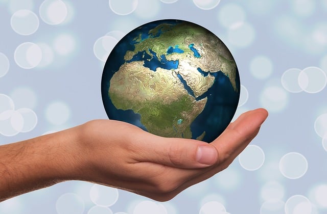 Download free HD stock image of Hand Keep Free hand keep globe illustration