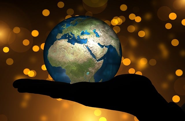 Download free HD stock image of Hand Keep Free hand keep globe illustration