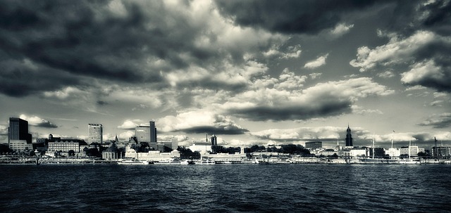 Free Hamburg Landungsbrücken photo and picture