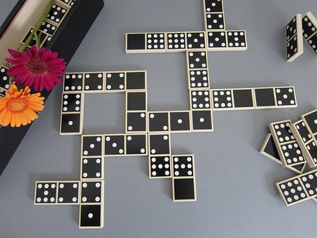 Free Domino Game photo and picture