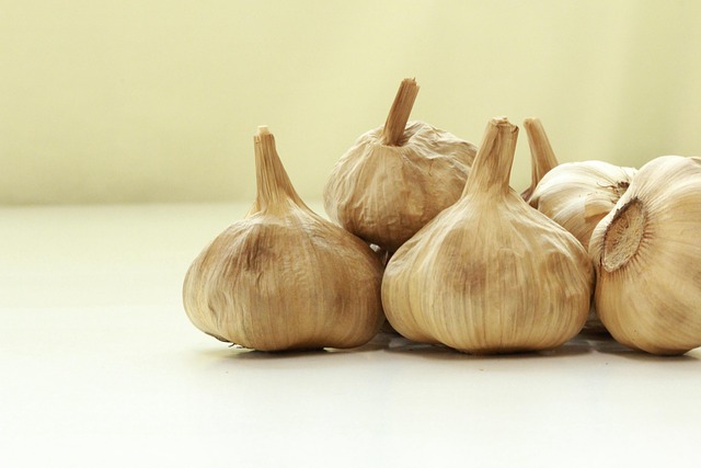 Free Garlic Black Garlic photo and picture