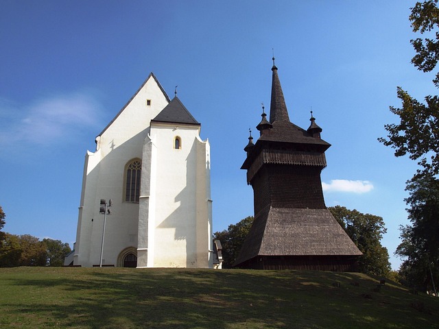 Birke Tapfer, Bathory-Kirche, Kirche