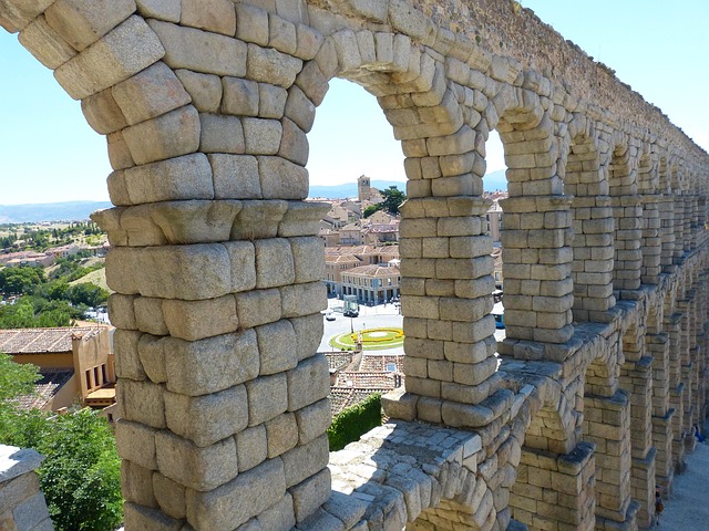 Free Segovia Roman Aqueduct photo and picture