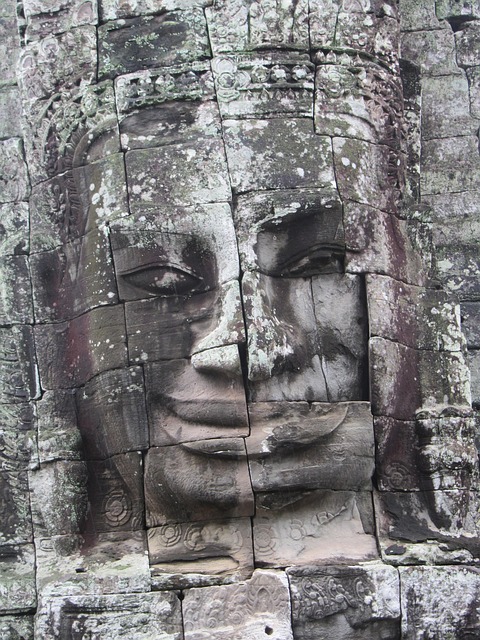 Free Statue Angkor Wat photo and picture