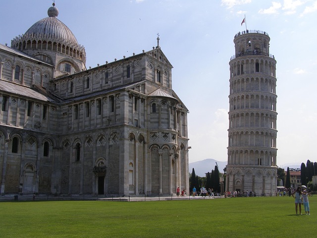Free Pisa Tower photo and picture