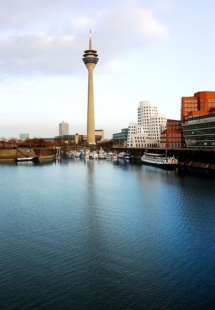 Marina, Rheinturm, Düsseldorf