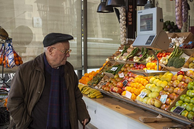 Anciano, Frutería, Báscula, Mercado