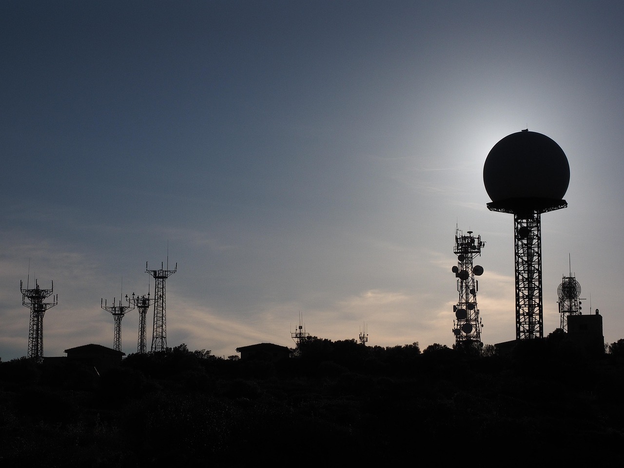 Antennas - free online jigsaw puzzle photo