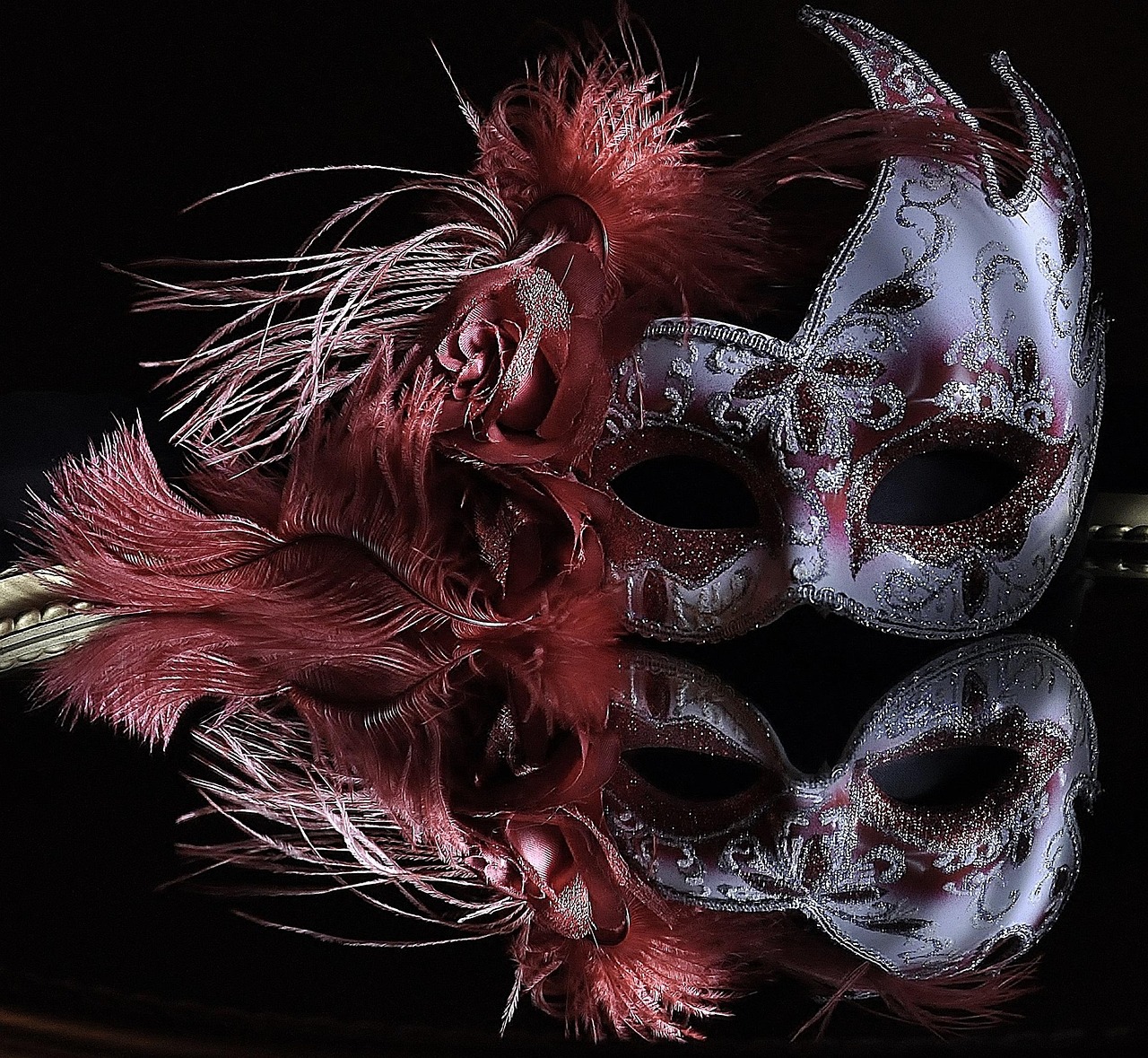 Mask - free online jigsaw puzzle photo
