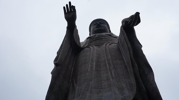牛久大仏, 仏教の僧侶 Aminat 目。, 彫像
