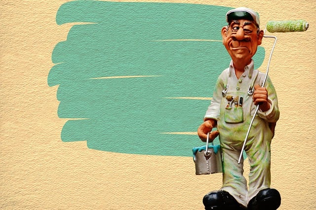 Free painter to brush housewall illustration