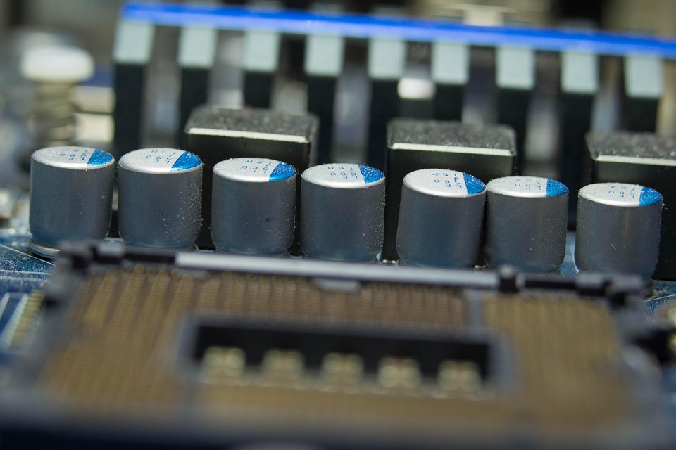 condensateurs-la-technologie-photo-gratuite-sur-pixabay-pixabay