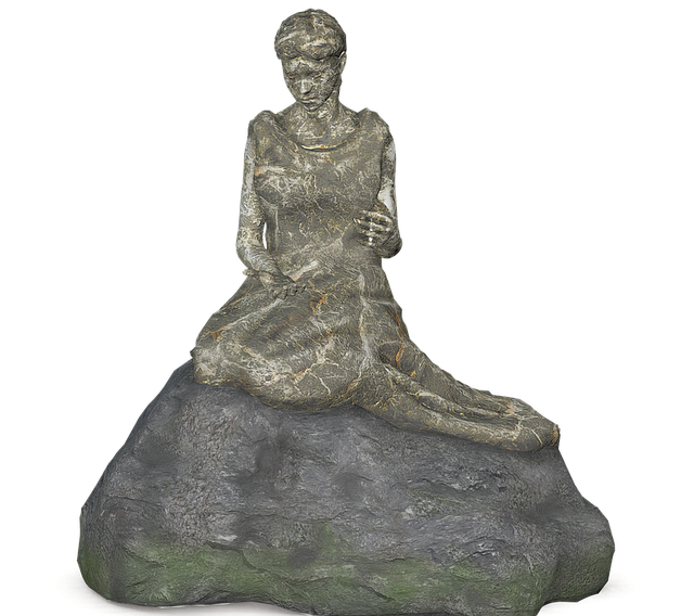 Free woman stone figure illustration