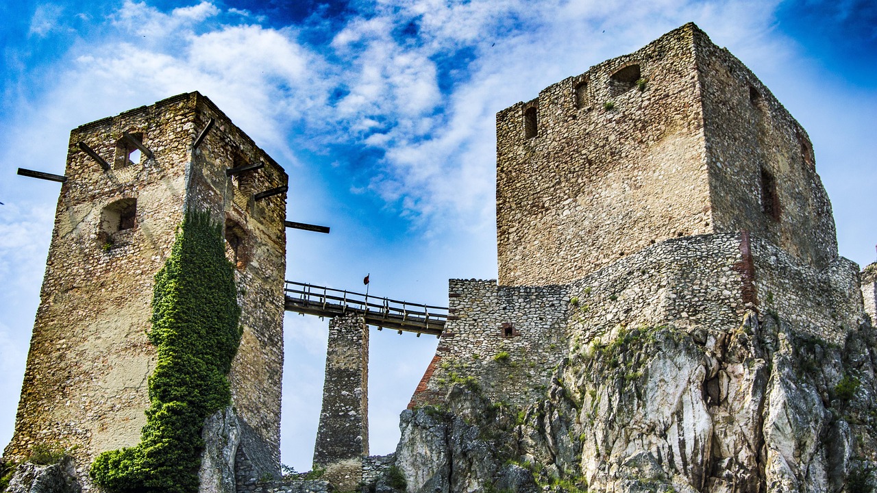 Castle - free online jigsaw puzzle photo