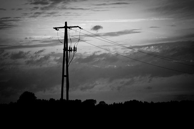 Strommast, Landschaft, Düster, Wolken