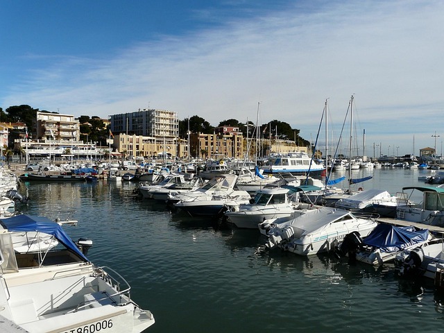 Free Marseille Old Port photo and picture