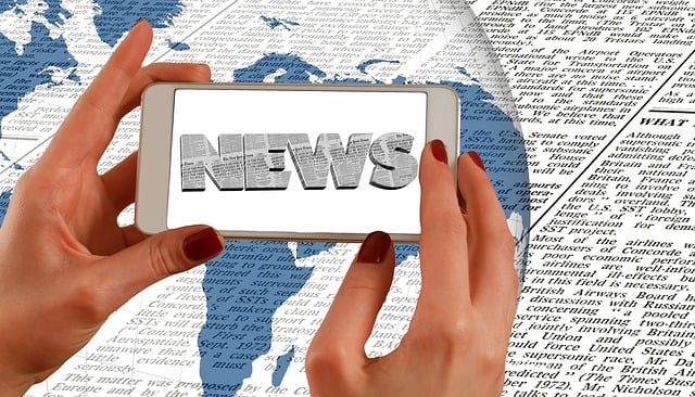 Hände, Smartphone, Nachrichten, Presse