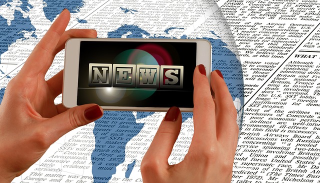 Hände, Smartphone, Nachrichten, Presse