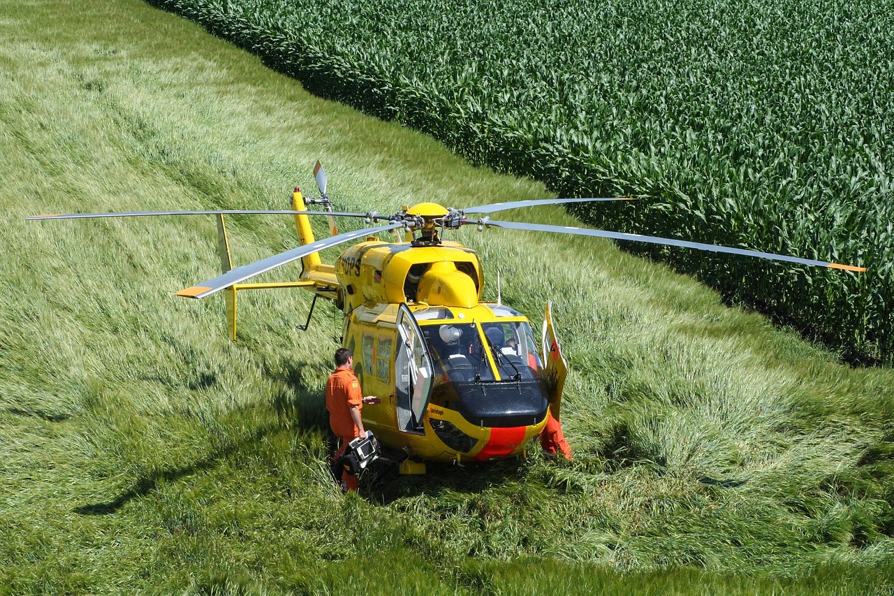 Helicopter - free online jigsaw puzzle photo