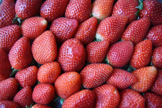 Free Strawberries Fruit photo and picture