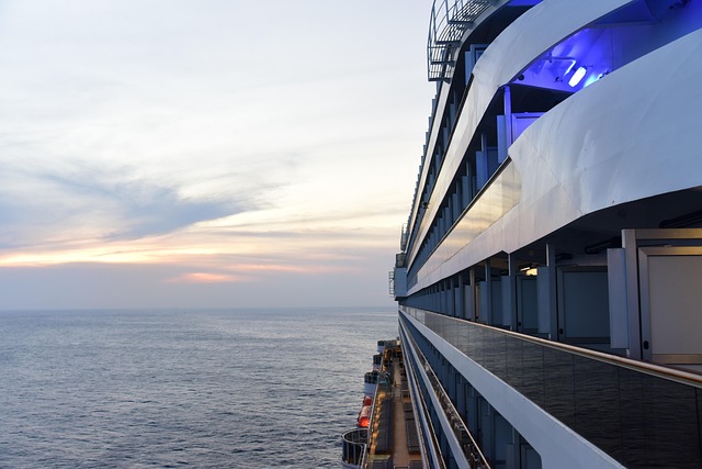 Free Cruise Boat photo and picture