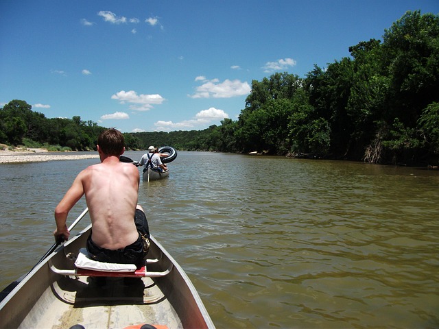 Kanopadling, Brazos River, Texas
