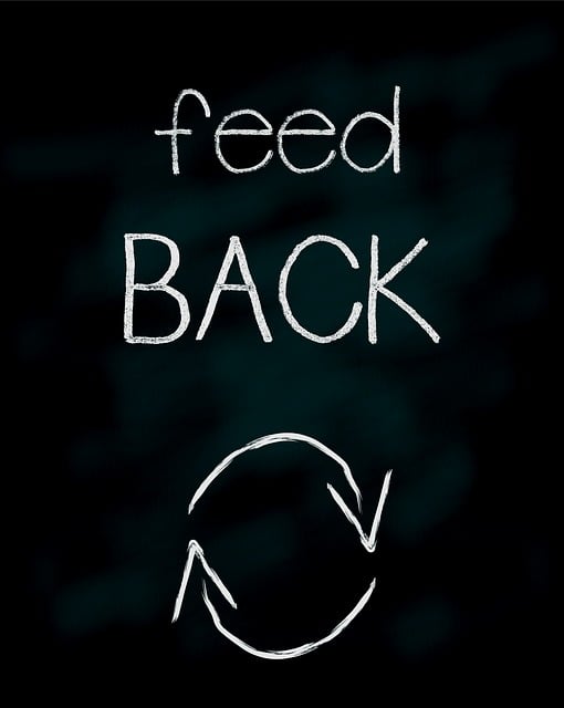 Free feedback conversation board illustration