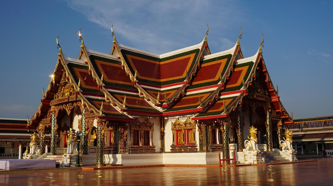 Wat Phra That Choeng Chum - free online jigsaw puzzle photo