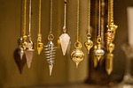 pendule, stones, pendulous