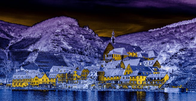 Mosel, I Øvrigt, Lokalitet, By, Huse