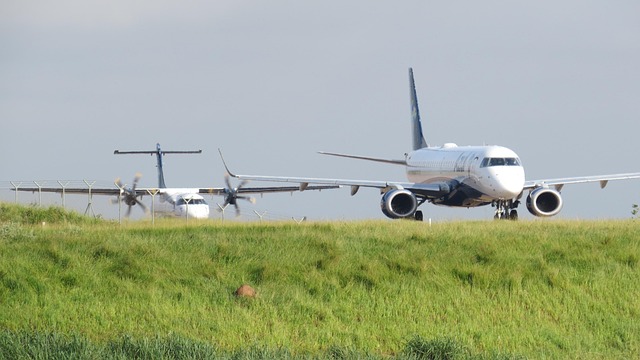 Free Planes Take-Off photo and picture