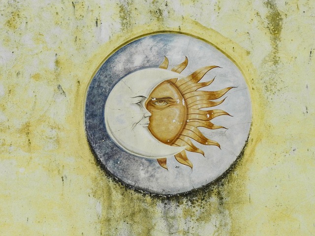 Mond, Sonne, Wanddekoration
