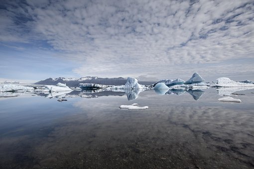 https://cdn.pixabay.com/photo/2016/02/21/18/09/iceland-1214063__340.jpg