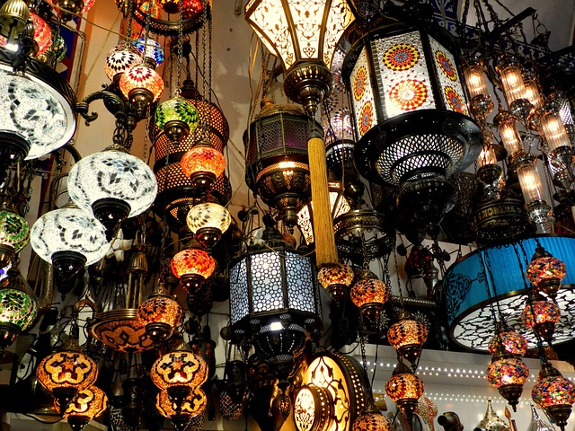 Istanbul, Bazaar, Kroonluchters, Lichten